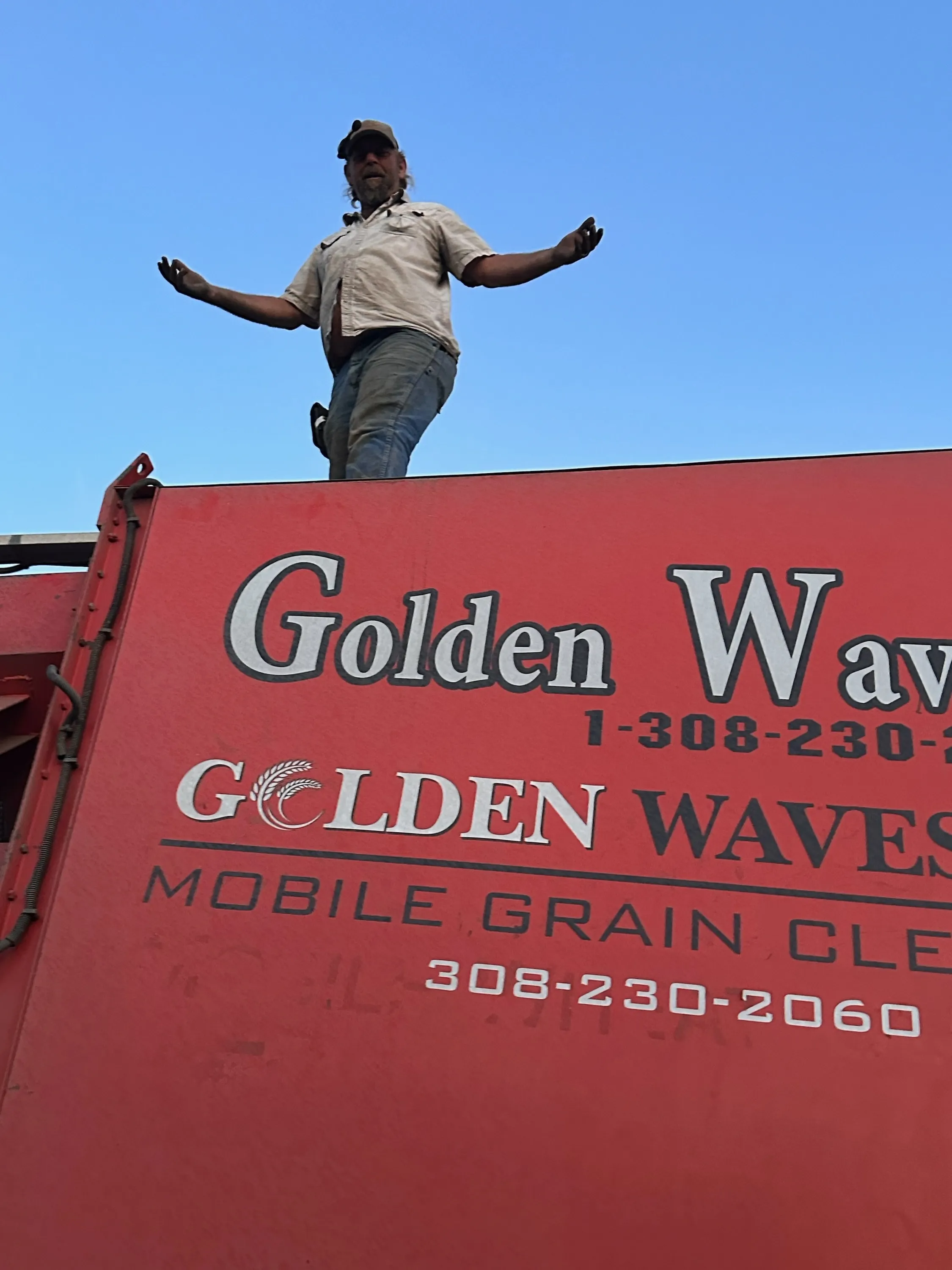 Gallery Image: Golden Waves llc Mobile Grain Cleaning